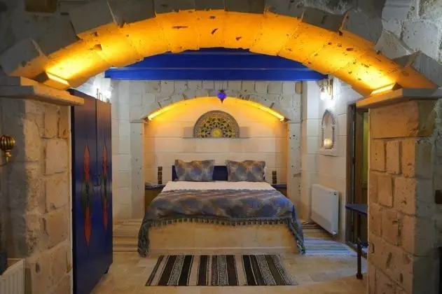 Deluxe Üç Kişilik Oda , Avlu Manzaralı