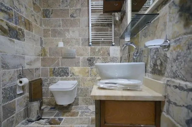 Deluxe Üç Kişilik Oda , Avlu Manzaralı
