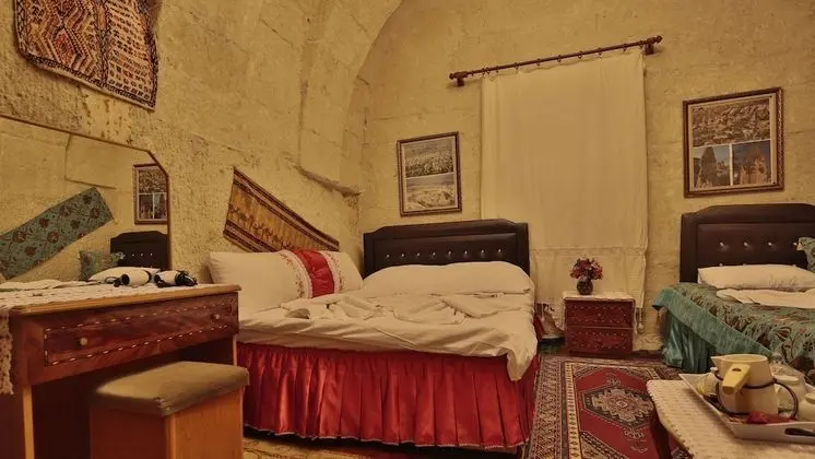 Tek Büyük Yataklı Oda (Cave)