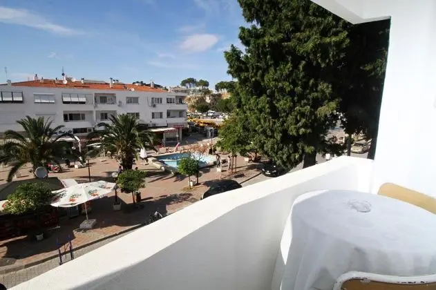 Triple, Şehir Manzaralı