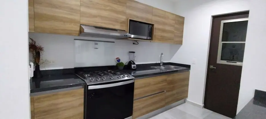 Daire, 2 Yatak Odası, Balkon