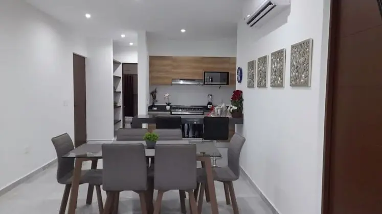 Daire, 2 Yatak Odası, Balkon