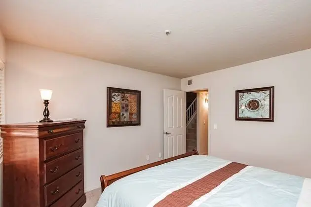 Ev (2 Bedrooms)