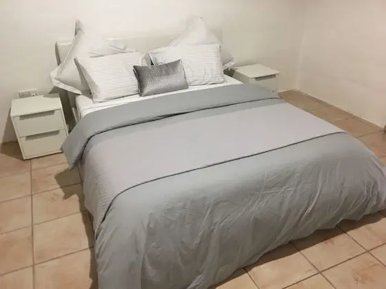 Tek Büyük Yataklı Oda, Ortak Banyo
