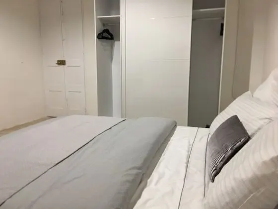 Tek Kişilik Oda, Ortak Banyo