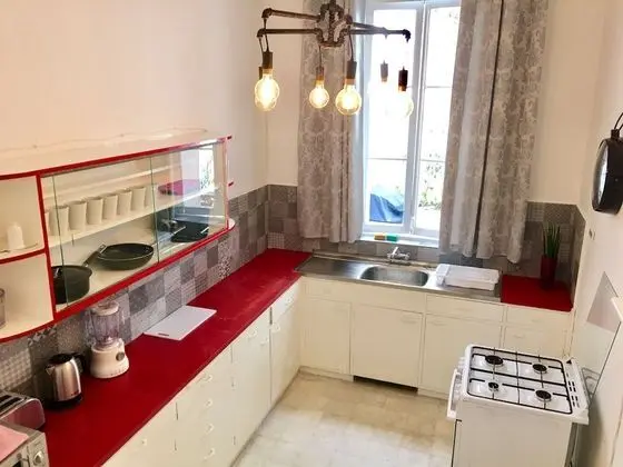Tek Kişilik Oda, Ortak Banyo