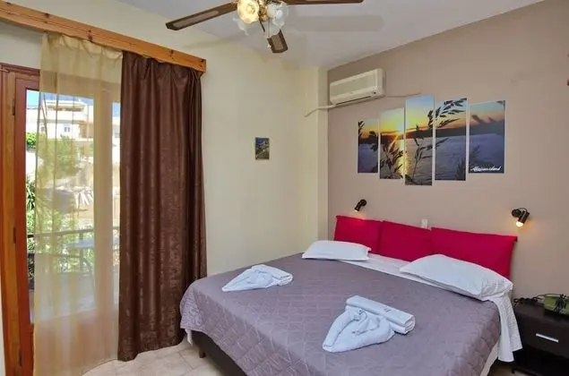 Stüdyo, Bahçe Manzaralı