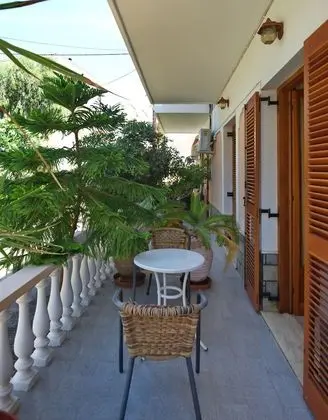 Stüdyo, Bahçe Manzaralı