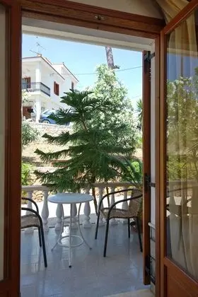 Stüdyo, Bahçe Manzaralı