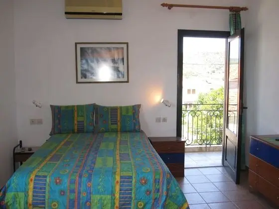 Stüdyo, Deniz Manzaralı (for 3)