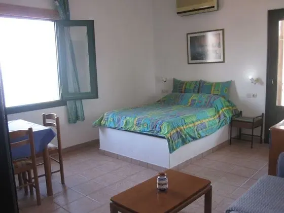 Stüdyo, Deniz Manzaralı (for 3)