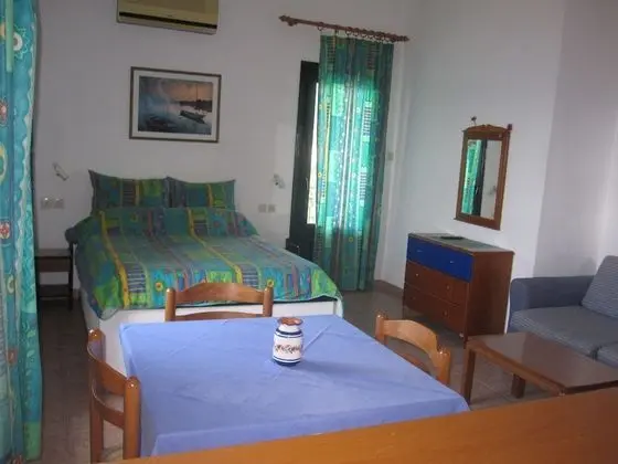 Stüdyo, Deniz Manzaralı (for 3)