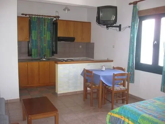 Stüdyo, Deniz Manzaralı (for 3)