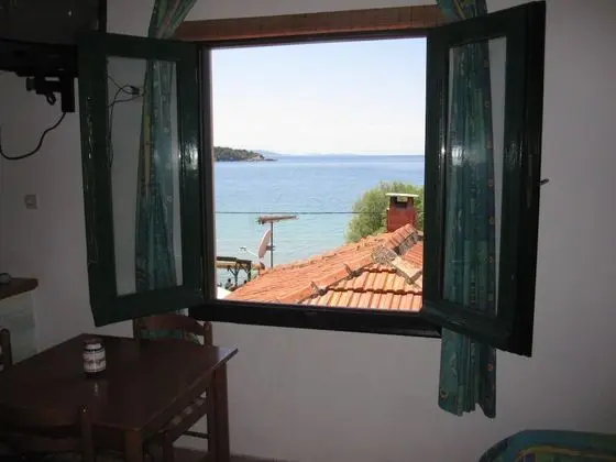 Stüdyo, Deniz Manzaralı (for 3)