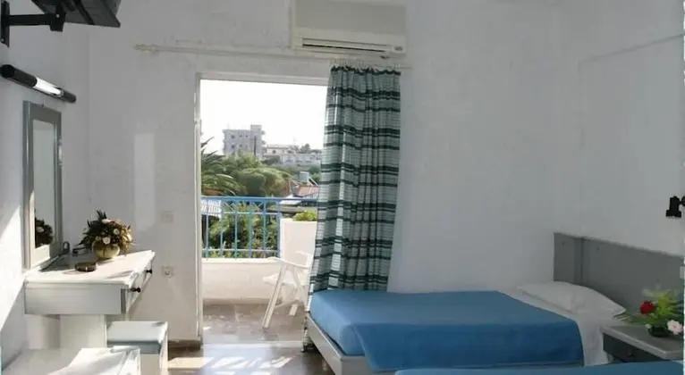 Standard Tek Büyük Yataklı Oda