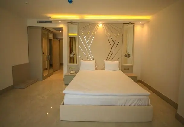 Corner Room, Doğa Manzaralı, Büyük Yataklı