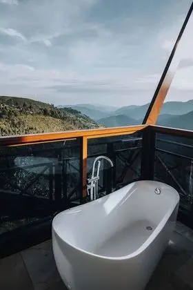 Deluxe Tek Büyük Yataklı Oda, 1 En Büyük (King) Boy Yatak, Sigara İçilmez, Dağ Manzaralı