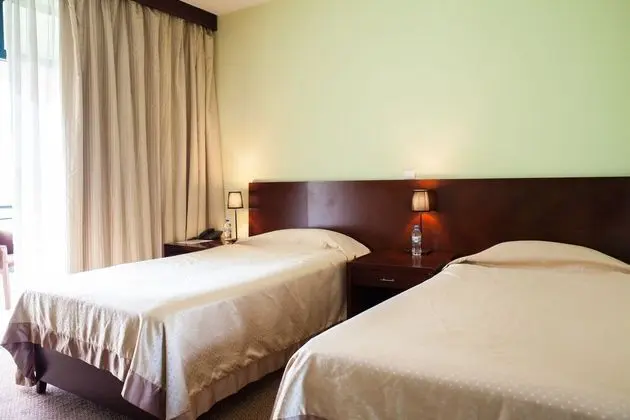 Deluxe İki Ayrı Yataklı Oda, 1 Yatak Odası, Tepe Manzaralı, Bahçeli