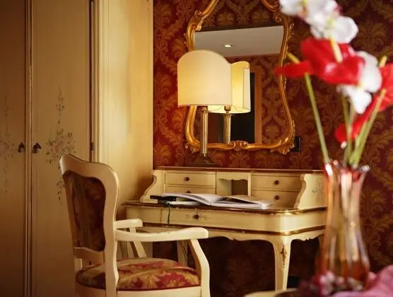 Dört Kişilik Oda, Şehir Manzaralı