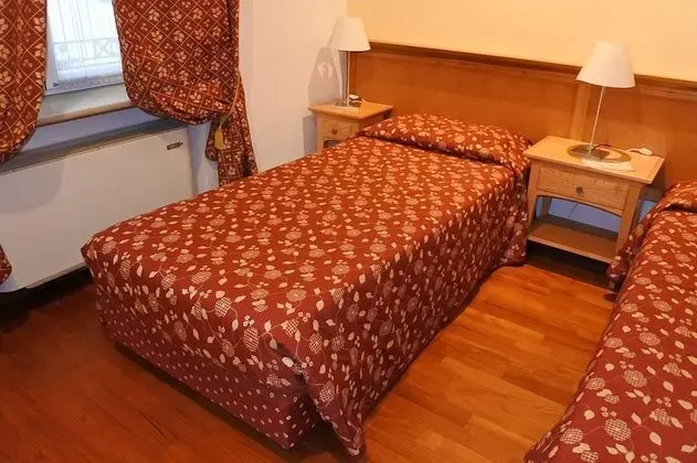 Tek Büyük veya İki Ayrı Yataklı Oda