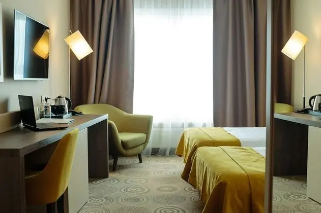 Tek Büyük veya İki Ayrı Yataklı Oda, Bahçe Manzaralı