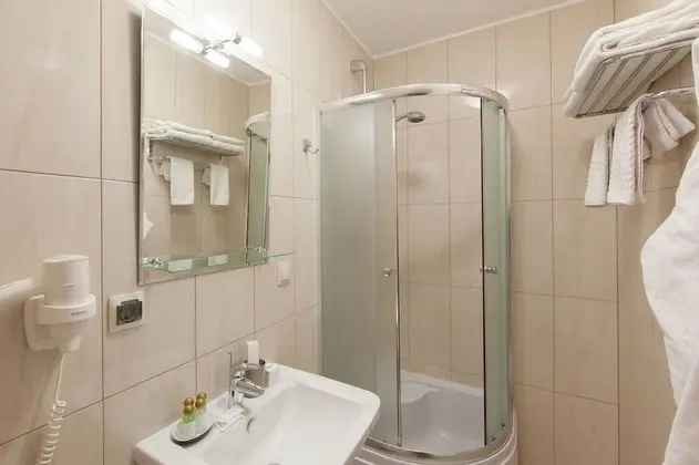 Standard Tek Büyük veya İki Ayrı Yataklı Oda