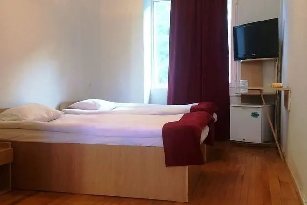 Üç Kişilik Oda