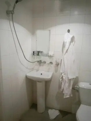 Üç Kişilik Oda