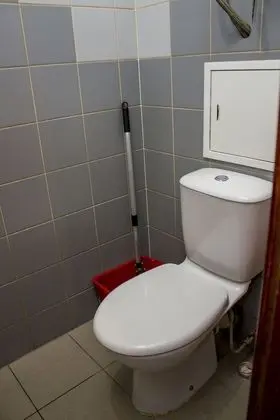 Economy Üç Kişilik Oda, Ortak Banyo