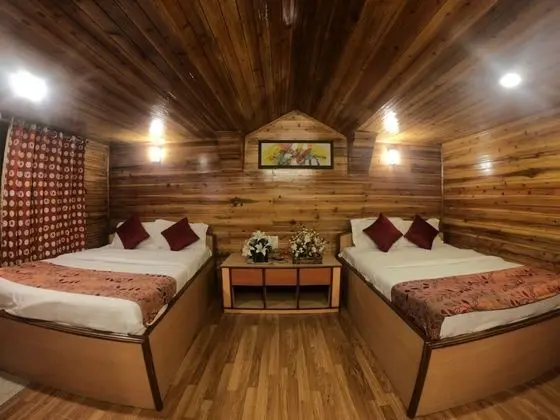 Deluxe Dört Kişilik Oda