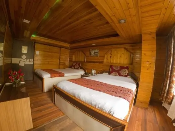 Deluxe Dört Kişilik Oda