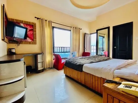 Deluxe Double Bedroom