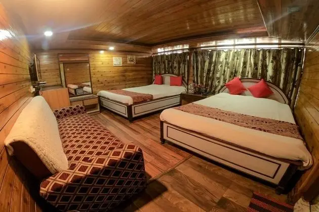 Deluxe Dört Kişilik Oda