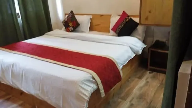 Deluxe Dört Kişilik Oda