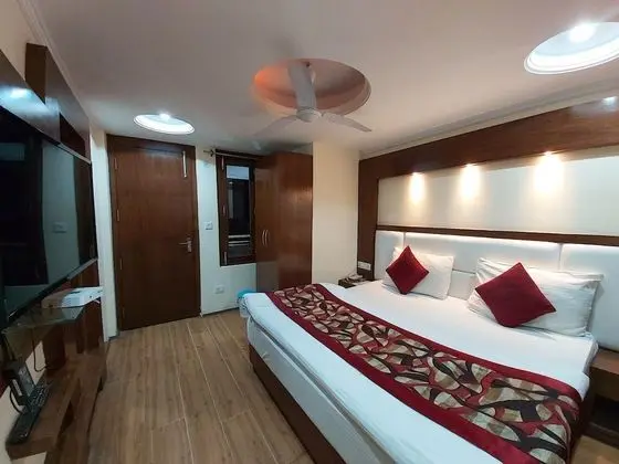 Deluxe Tek Büyük Yataklı Oda