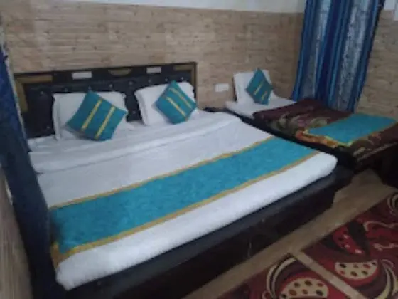 Deluxe Üç Kişilik Oda