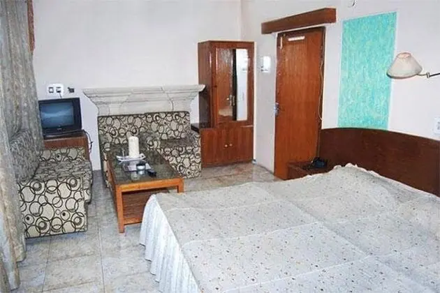 Deluxe Double Bed Room AC