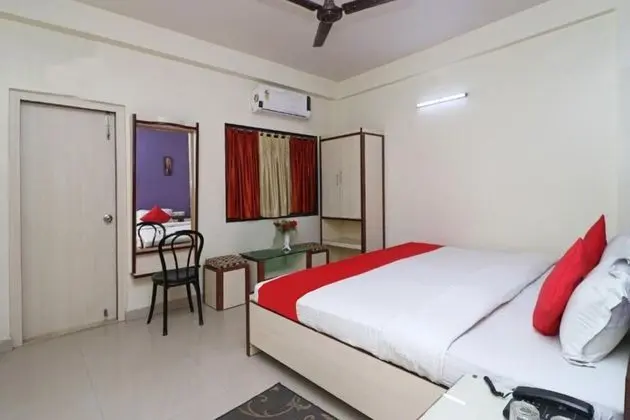 Deluxe Tek Büyük Yataklı Oda, Şehir Manzaralı, Denize Bakan