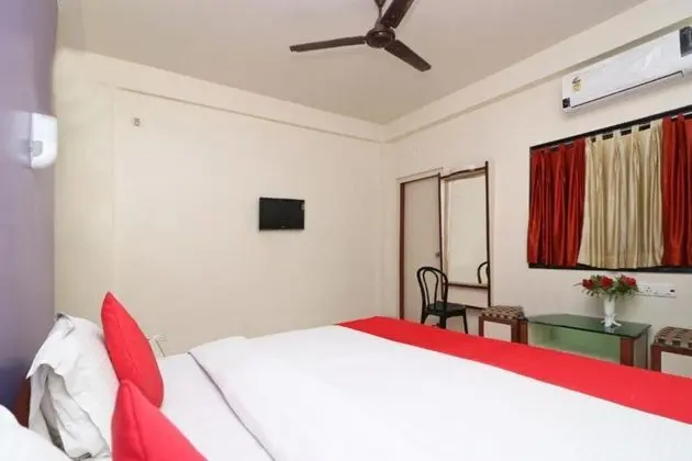 Deluxe Tek Büyük Yataklı Oda, Şehir Manzaralı, Denize Bakan