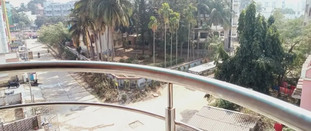 Tek Büyük Yataklı Oda, Balkon, Şehir Manzaralı