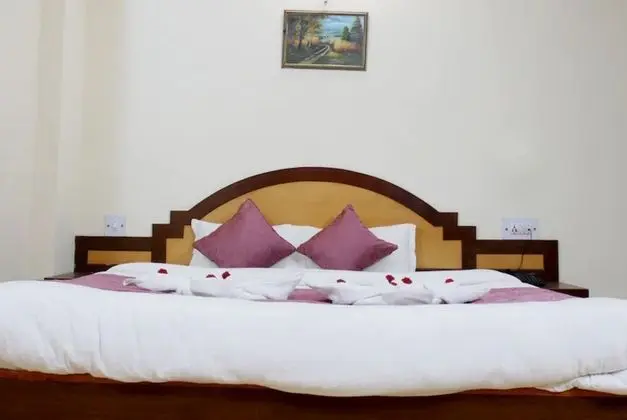 Deluxe Tek Büyük Yataklı Oda, Balkon, Dağ Manzaralı