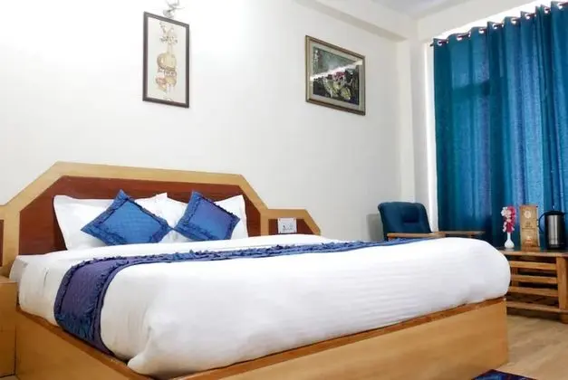 Deluxe Tek Büyük Yataklı Oda, Balkon, Dağ Manzaralı