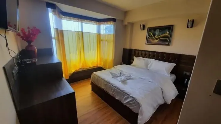 Standard Tek Büyük Yataklı Oda