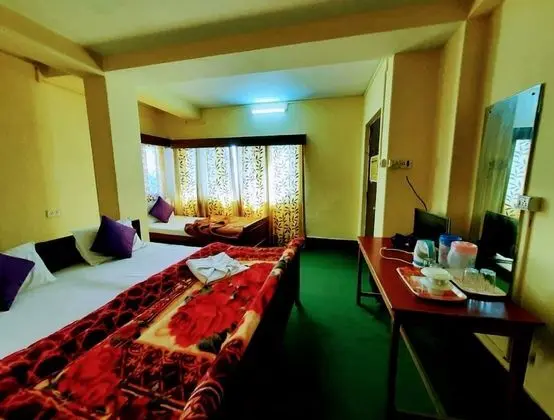 Deluxe Tek Büyük Yataklı Oda