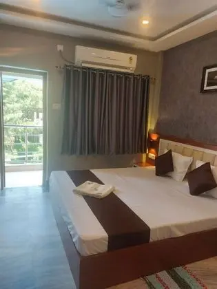 Deluxe Tek Büyük Yataklı Oda, Balkon, Şehir Manzaralı