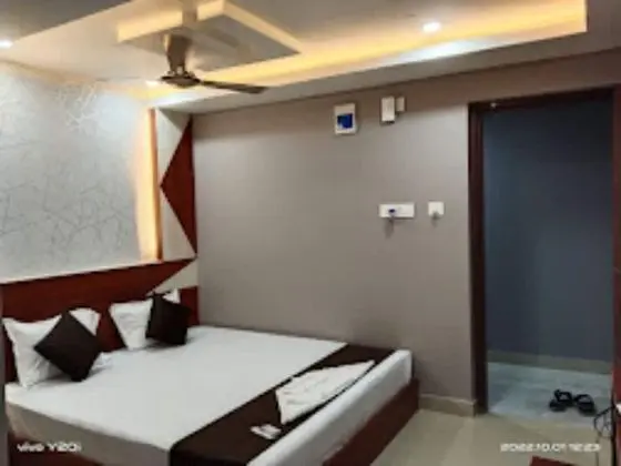 Deluxe Tek Büyük Yataklı Oda, Balkon, Şehir Manzaralı