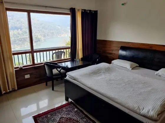 Deluxe Tek Büyük Yataklı Oda, Göl Manzaralı