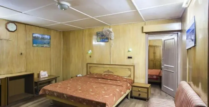Luxury Tek Büyük Yataklı Oda
