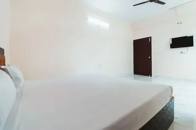 Deluxe Double Bedroom Non-AC