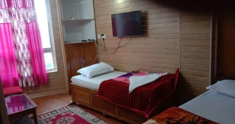 Deluxe Dört Kişilik Oda